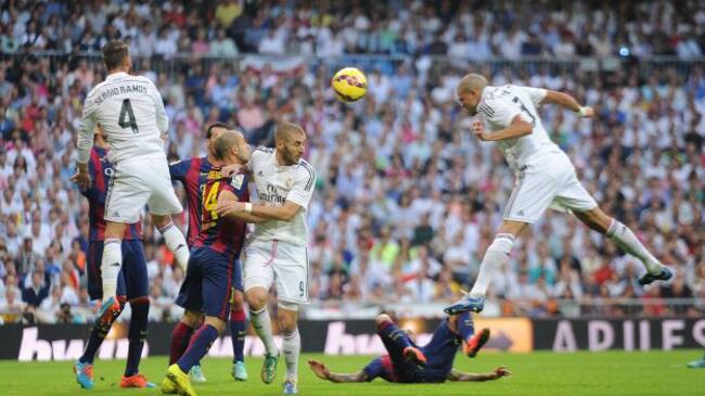 Imagen del remate de Pepe en 2014 que ponía al Real Madrid por delante ante el Fútbol Club Barcelona