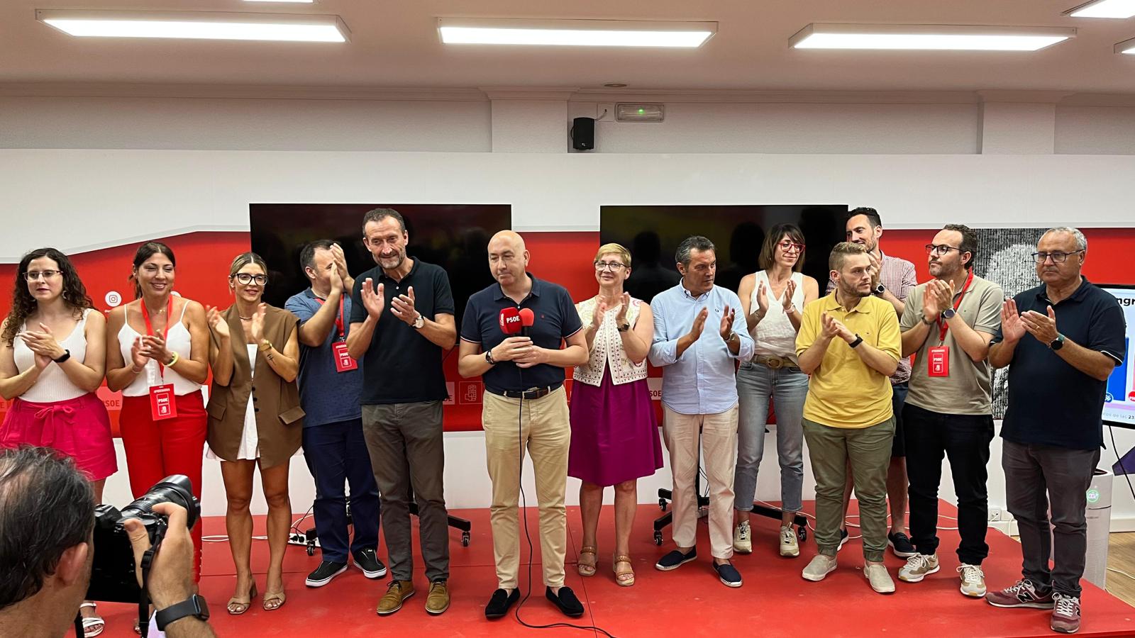 Los socialistas siguieron la noche electoral en la sede ilicitana