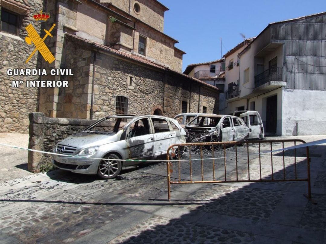 Estado de vehículos tras el incendio de julio de 2018 en Cabezuela