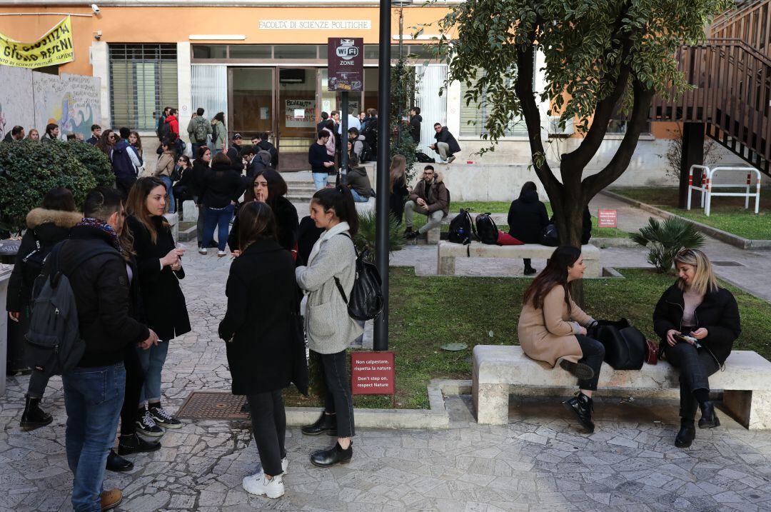 Estudiantes universitarios en Italia