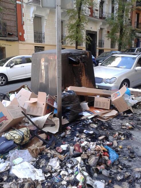 La basura se sigue acumulando en las calles de Madrid