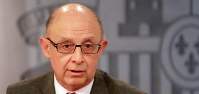 El ministro Montoro durante la rueda de prensa del Consejo de Ministros