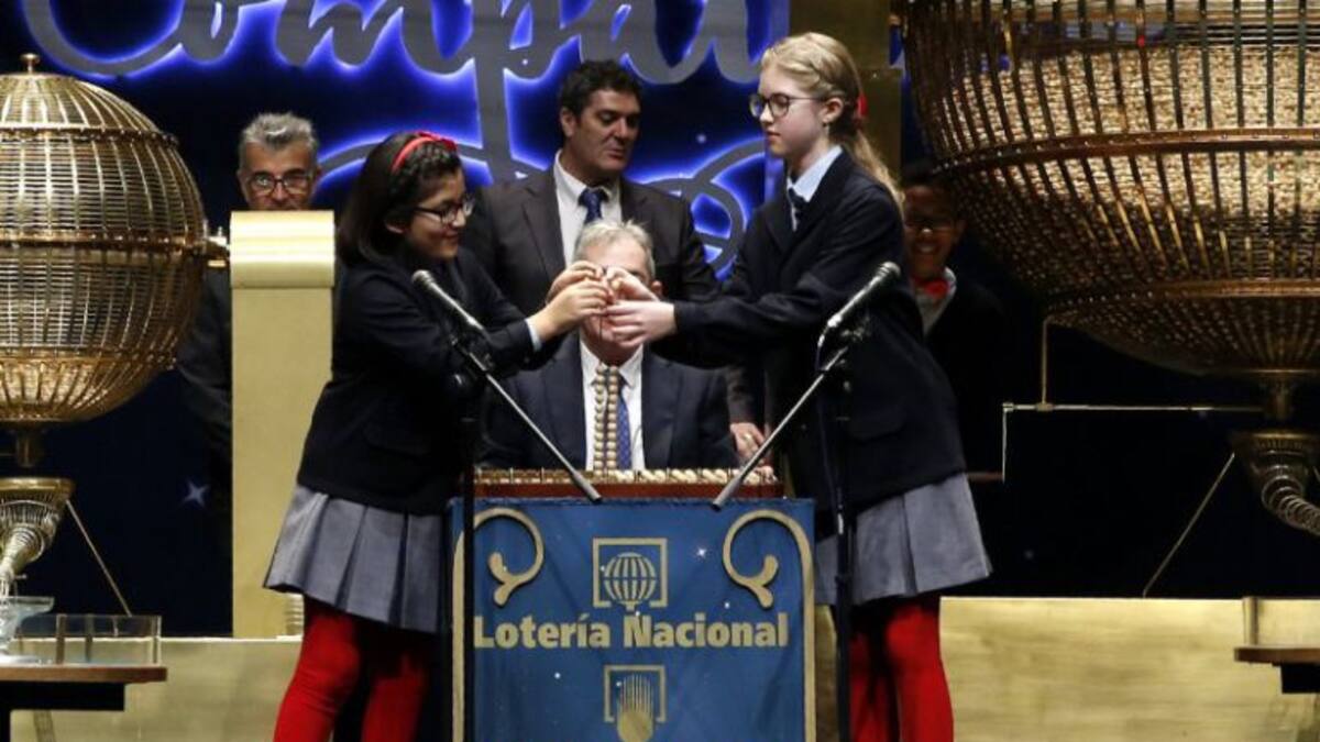 ¿Qué es la pedrea en la Lotería de Navidad y cuánto dinero te llevas si te toca?