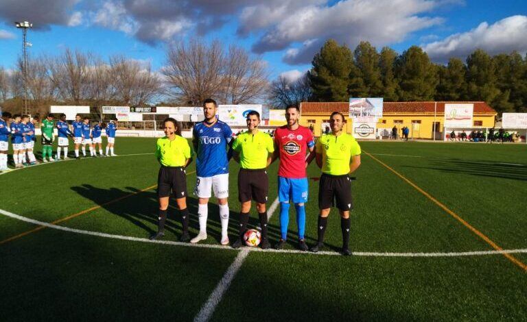 Capitanes de ambos equipos