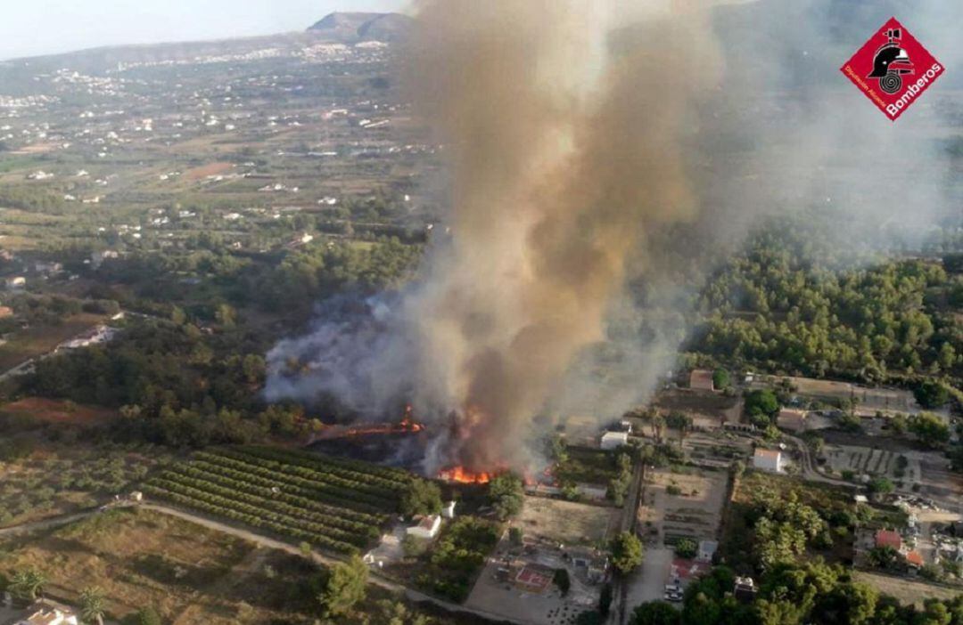 Momento del incendio de Les Valls en Xàbia.