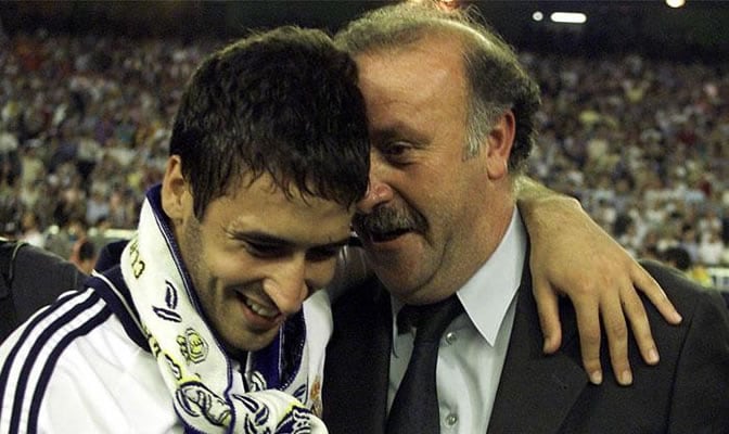 Raúl y Del Bosque celebran un título con el Real Madrid en la época en la que compartieron vestuario.