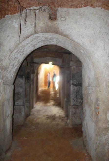 Interior de la cueva de la Yedra.