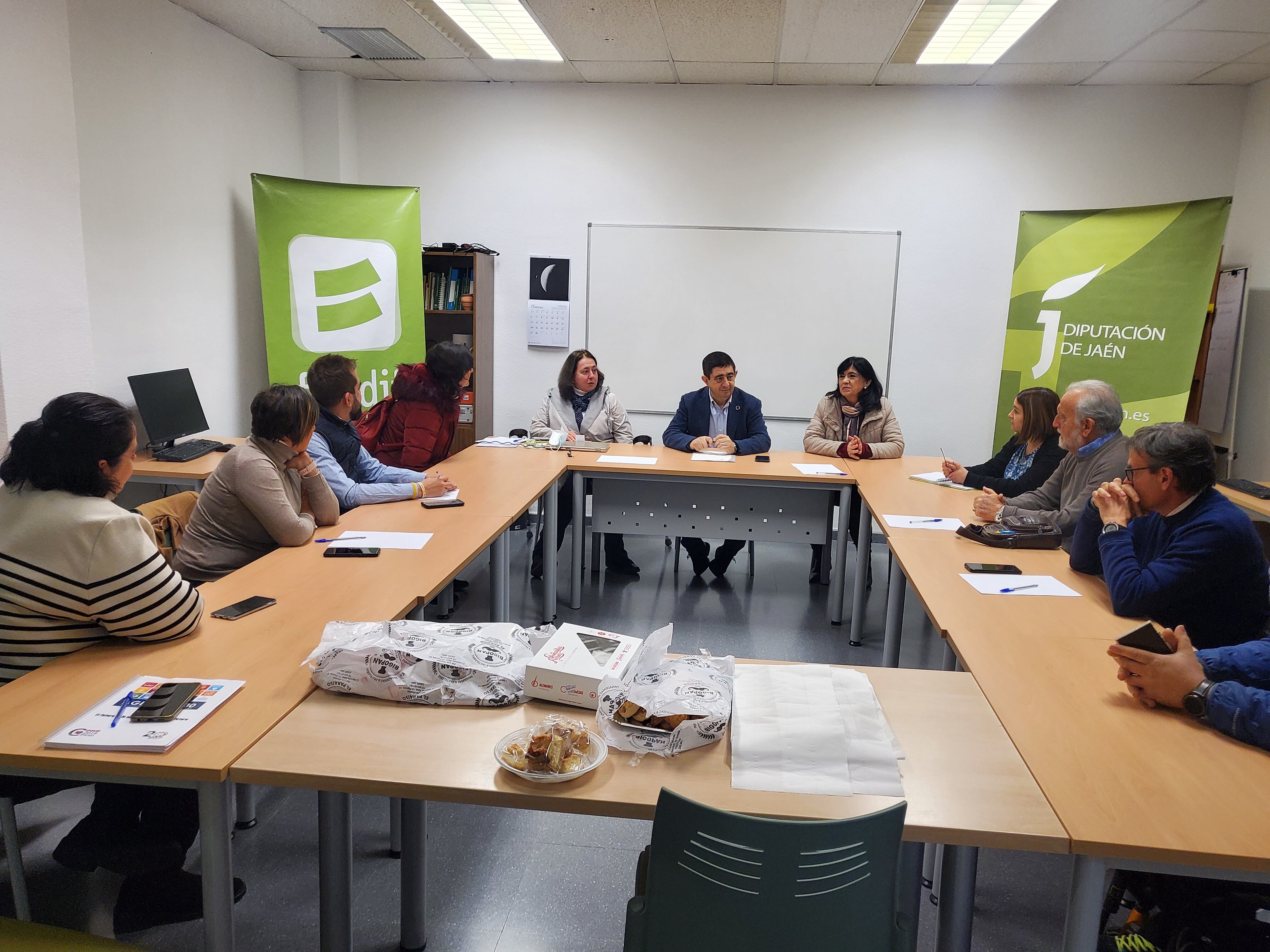 Francisco Reyes y Francisca Medina visitan por primera vez la nueva sede de FEJIDIF.