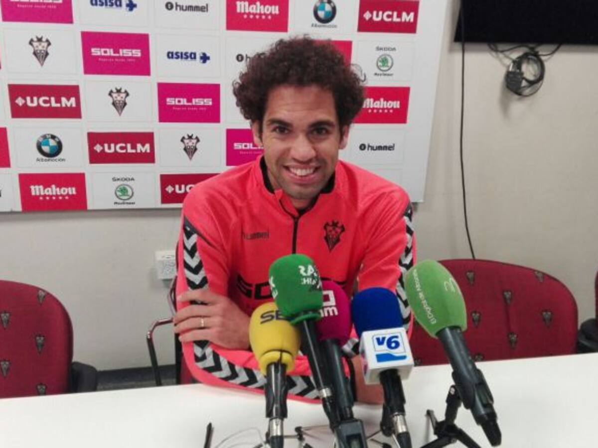 El Elche aprieta para fichar a Quim Araujo