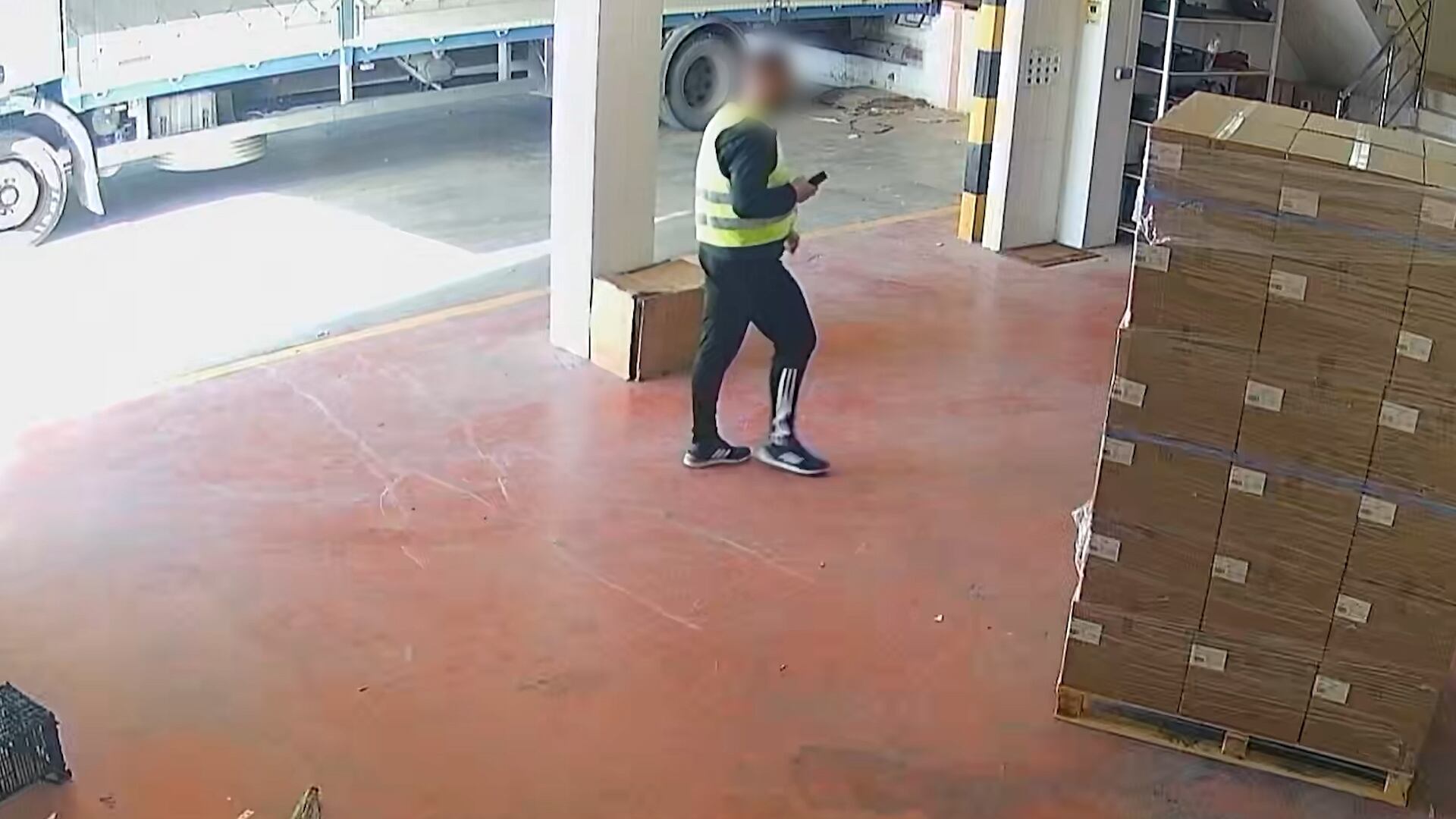 Tres empleados de una empresa de Agost descubrieron que les habían robado durante su jornada laboral