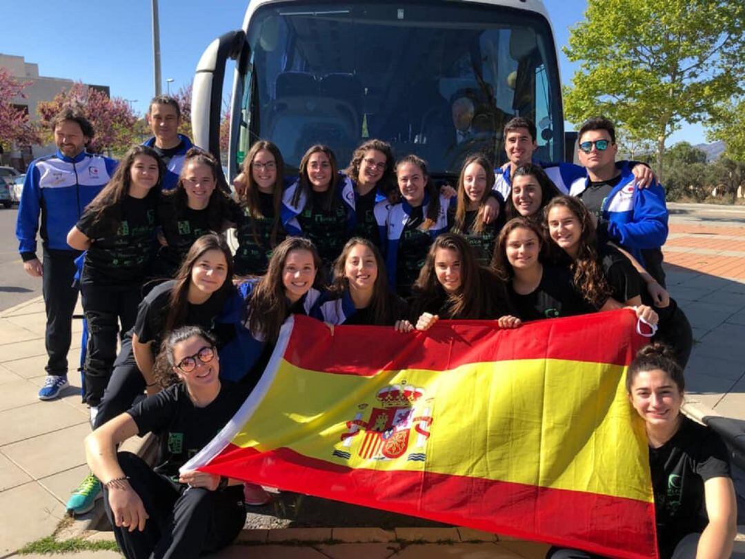 La expedición del Bm. Fem. Elda juvenil, camino de Benalmádena