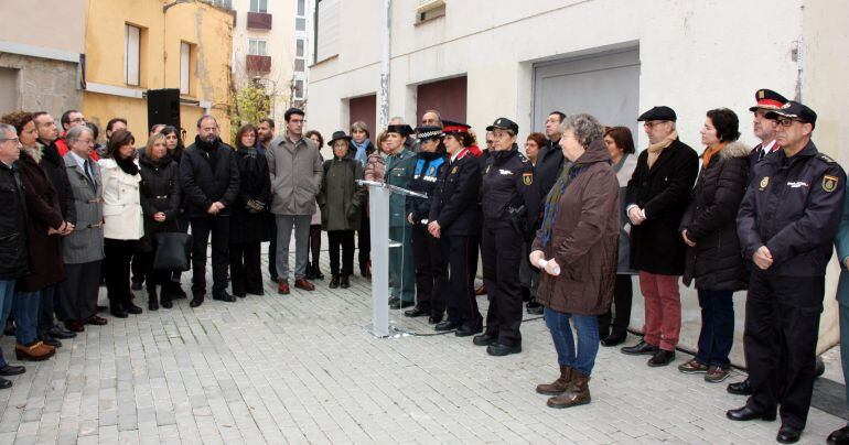 Dones policia han presidit l'acte commemoratiu del Dia Internacional per a l’Eliminació de la Violència envers les Dones a Lleida. Imatge del 25 de novembre de 2016.