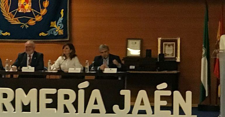 José López Barneo en su ponencia con el Colegio de Enfermería de Jaén.