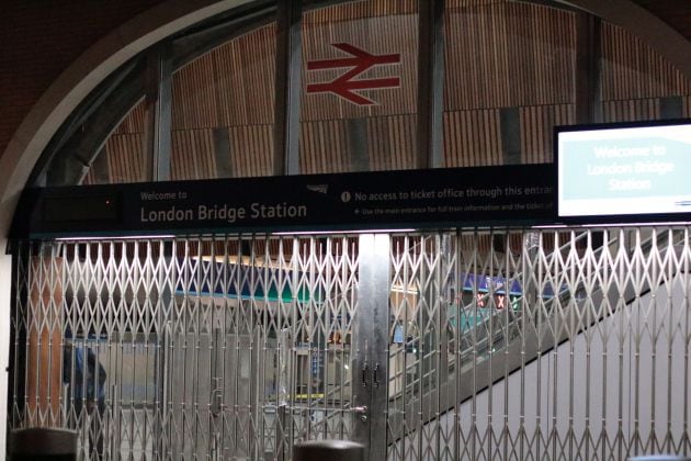 FOTOGALERÍA | La estación de Metro de London Bridge cerrada tras el atentado.