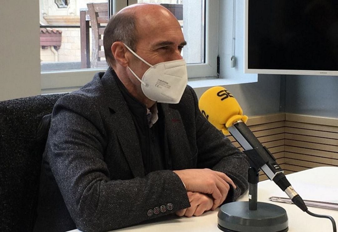 El presidente de Confebask, Eduardo Zubiaurre, durante su entrevista en cadena SER Euskadi