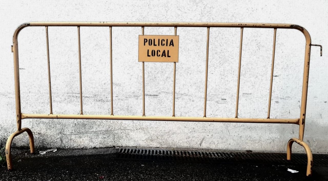 Valla de Policía Local de Jaén.