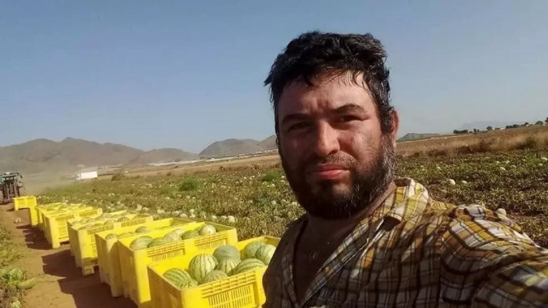 Eleazar Blandón durante una jornada de trabajo en un campo de sandías