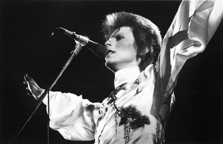 David Bowie en una actuación en el Earls Court Arena el 12 de mayo de 1973