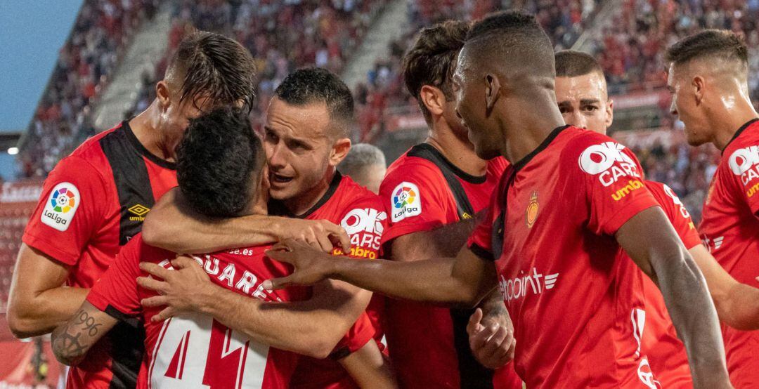 Los jugadores del Mallorca celebran un gol