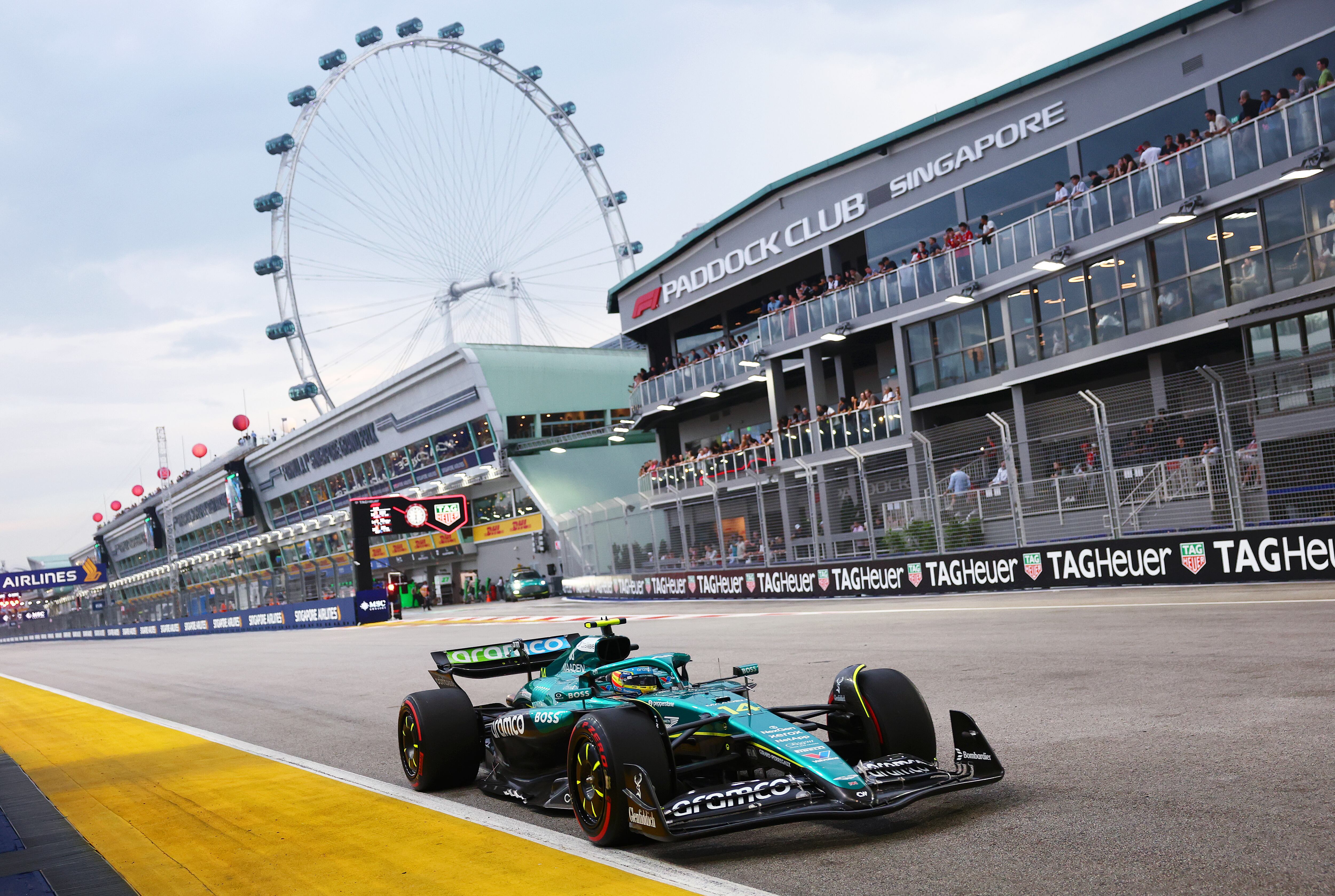 Fernando Alonso, en los libres del GP de Singapur. (Clive Rose - Formula 1 via Getty Images)