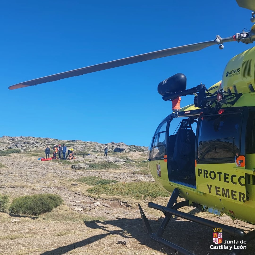 Rescatan a una montañera herida en el pico Peñalara