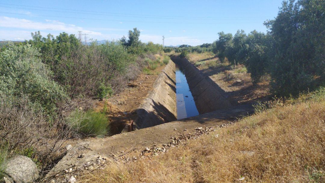 Lugar en el que dos personas perdieron la vida tras caer su vehículo al canal del Rumblar.