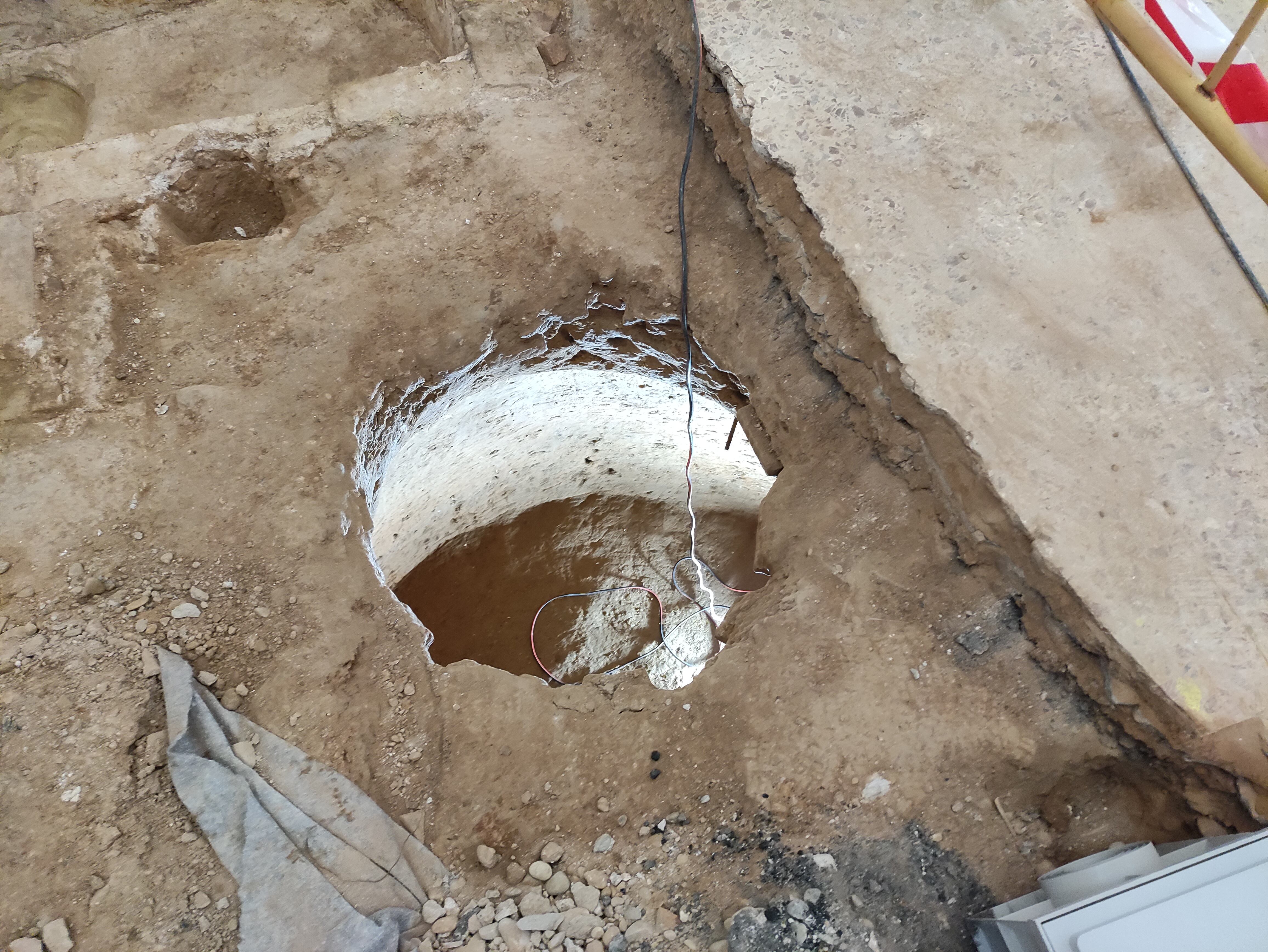 Silo encontrado en el subsuelo de la Capella de l'Assumpció