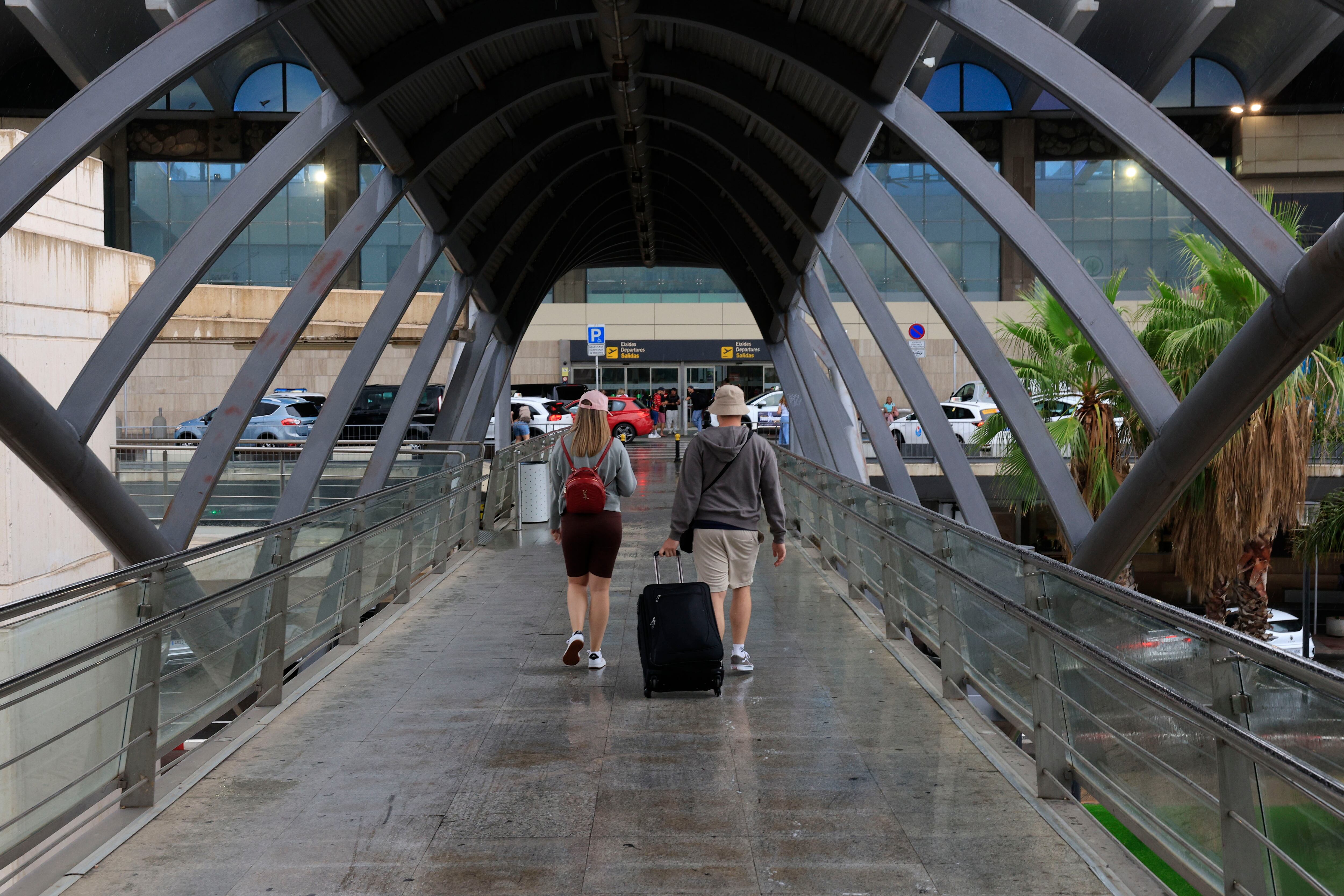 Pasajeros en un aeropuerto. EFE/ Kai Forsterling