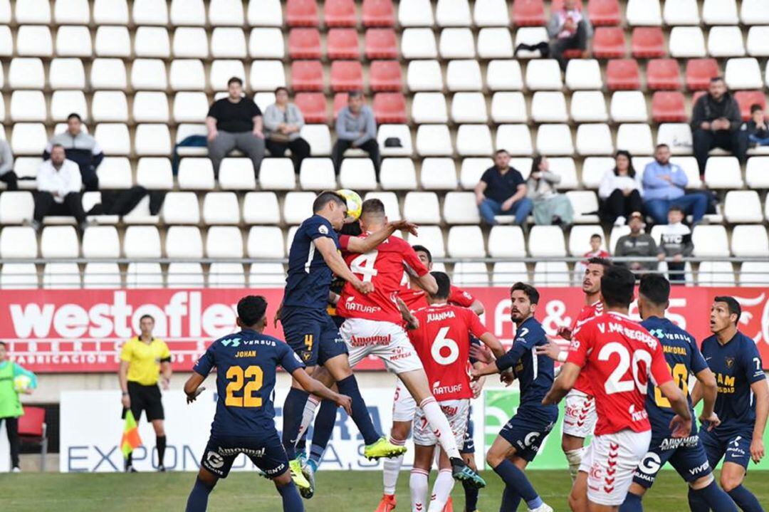 Imagen del derbi entre el Real Murcia y el UCAM Murcia CF