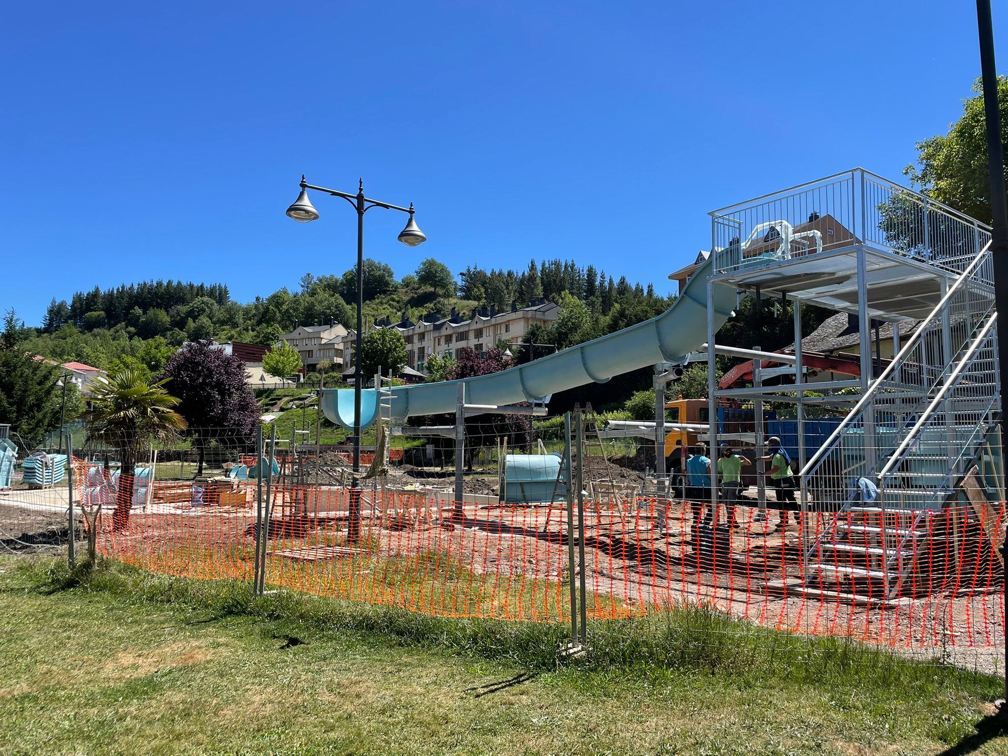 Obras de construcción del tobogán