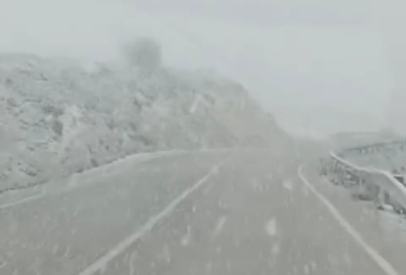 Nieve en la CL-603, en dirección a Moradillo