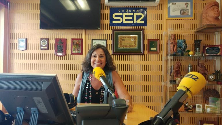 Maribel Peinado en los estudios de Radio Cádiz