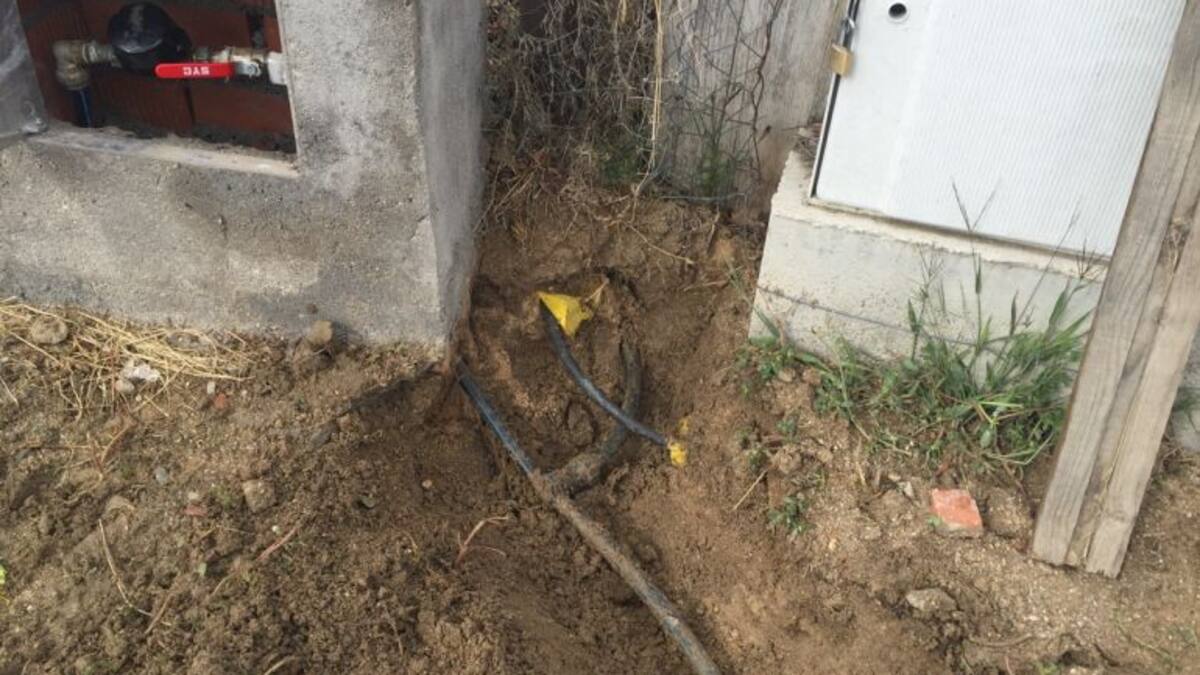 Denuncian a un concejal de Ciudadanos por engancharse a un contador de luz de manera ilegal