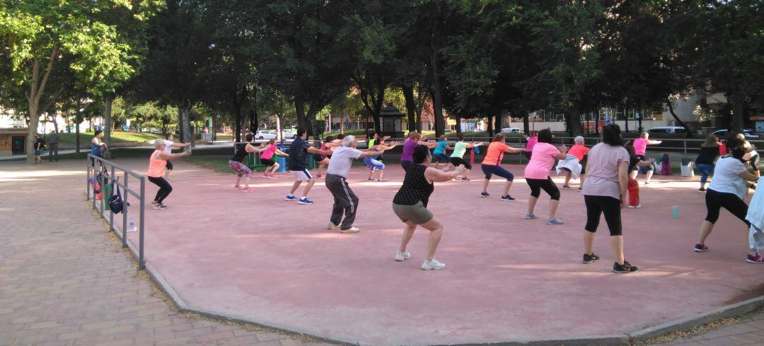 Imagen de las actividades deportivas realizadas este viernes en el Parque Lineal