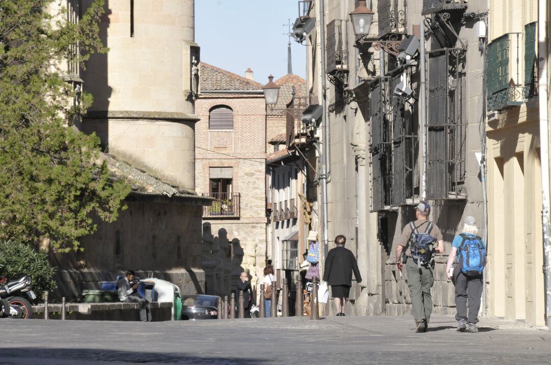 De nuevo el sector servicios es en el que mayor empleo se destruye