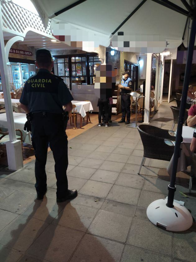 Los agentes plantearon el dispositivo en la Avenida, cercanía a zonas de ocio y locales de restauración.