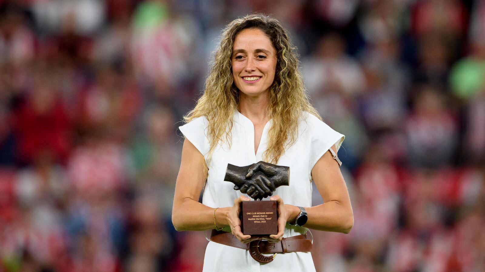 Mati Martínez recibe el premio &#039;One Club Woman&#039; en San Mamés