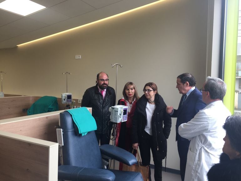 Imagen del archivo de la visita del consejero de Sanidad al nuevo hospigal de dia oncológico