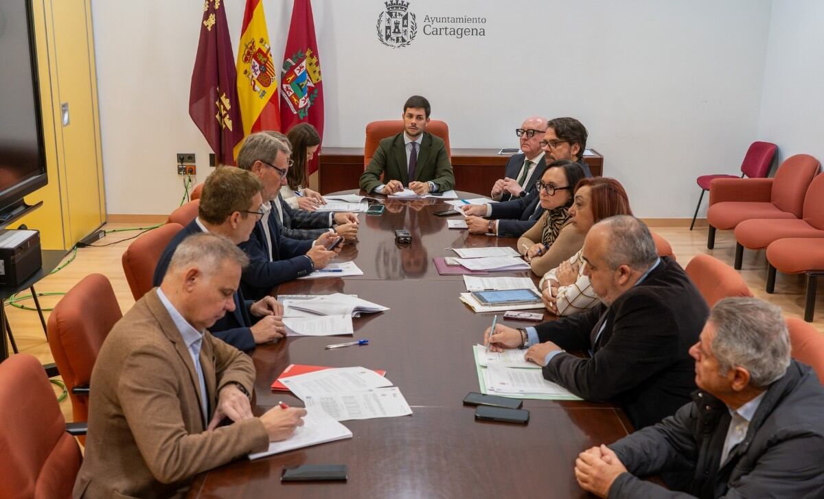 Cartagena reduce su déficit en más de 3,6 millones y recorta un 8 % su deuda en solo nueve meses