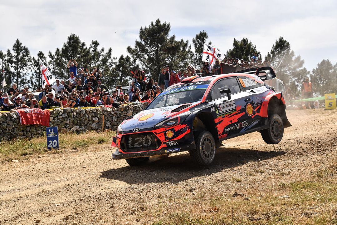 Dani Sordo durante el Rally de Cerdeña con su Hyundai