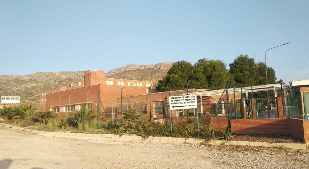 Acceso al centro penitenciario de Fontcalent