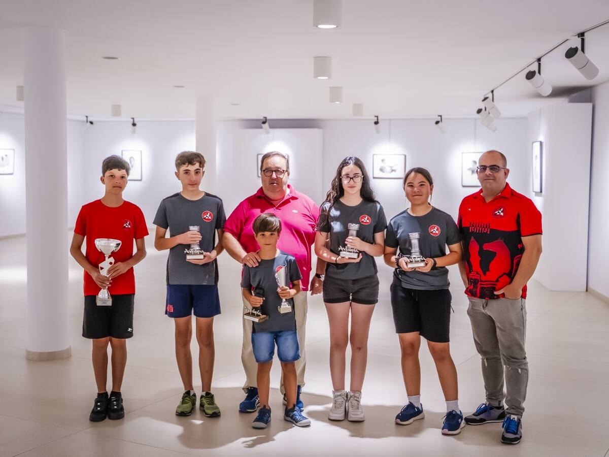 Cuatro jugadores del Club Ajedrez Roquetas que van con la selección andaluza