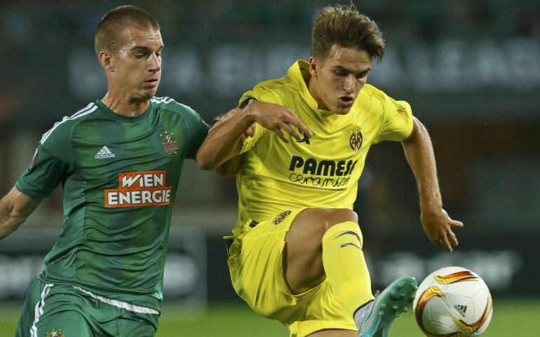 Srdjan Grahovac y Bruno Soriano luchan por un balón en la Europa League.