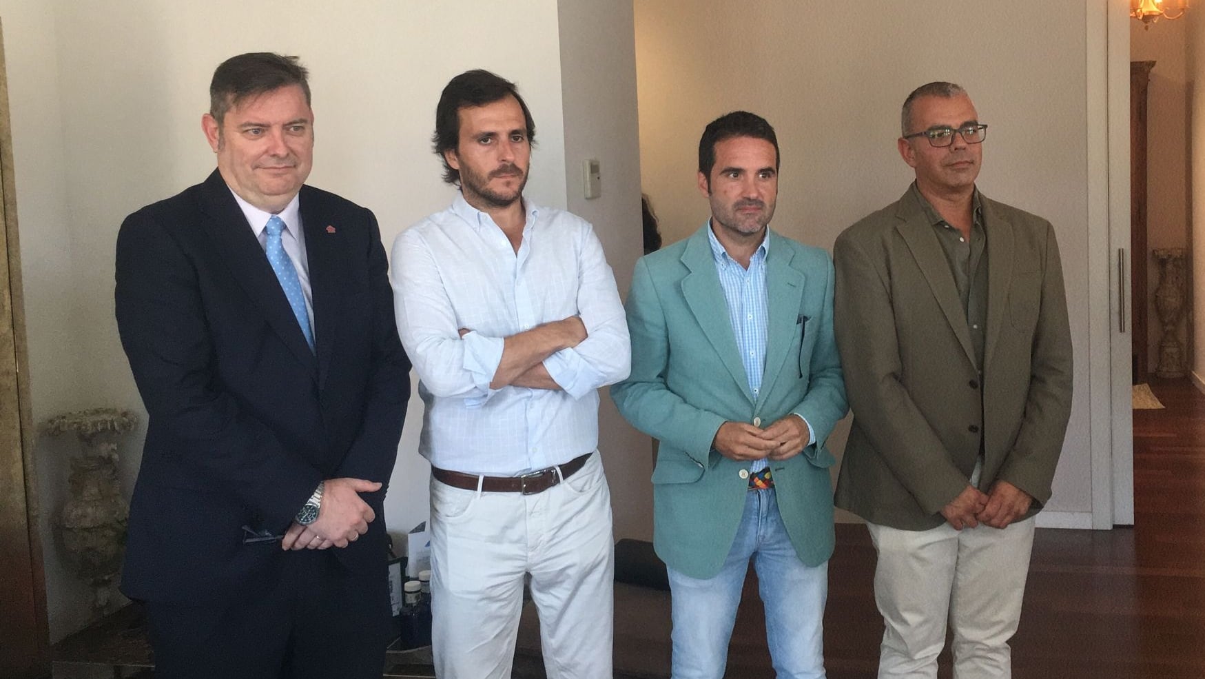 Manuel Jiménez, presidente del Colegio de Administradores de Fincas; Carlos Pérez-Lanzac, presidente AVVAPro; Jacobo Florido, concejal de Turismo y Gabriel Pérez, director comercial de Roomonitor