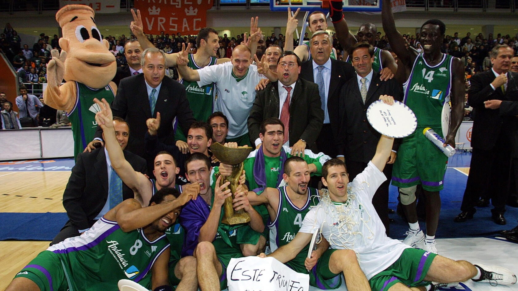 La plantilla del Unicaja que conquistó el título de la Copa Korac hace 25 años