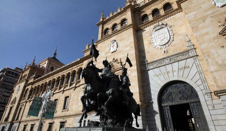 Exterior del edificio de la Academia de Caballería en Valladolid