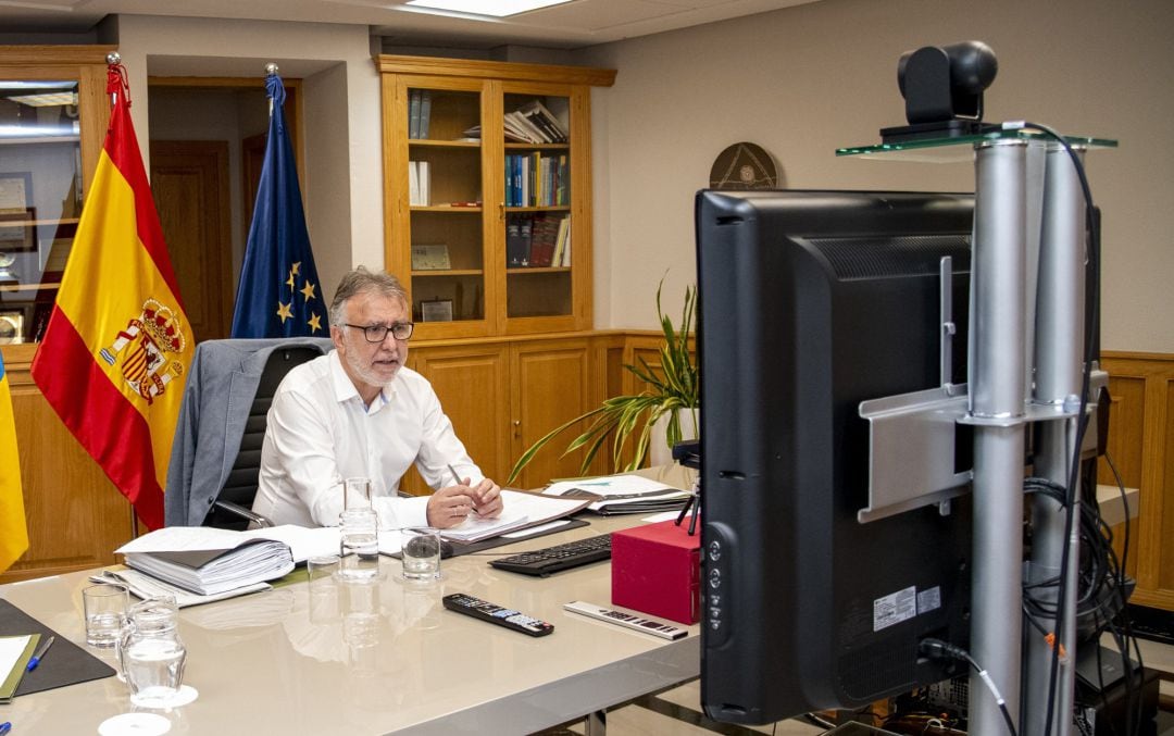 Ángel Víctor Torres