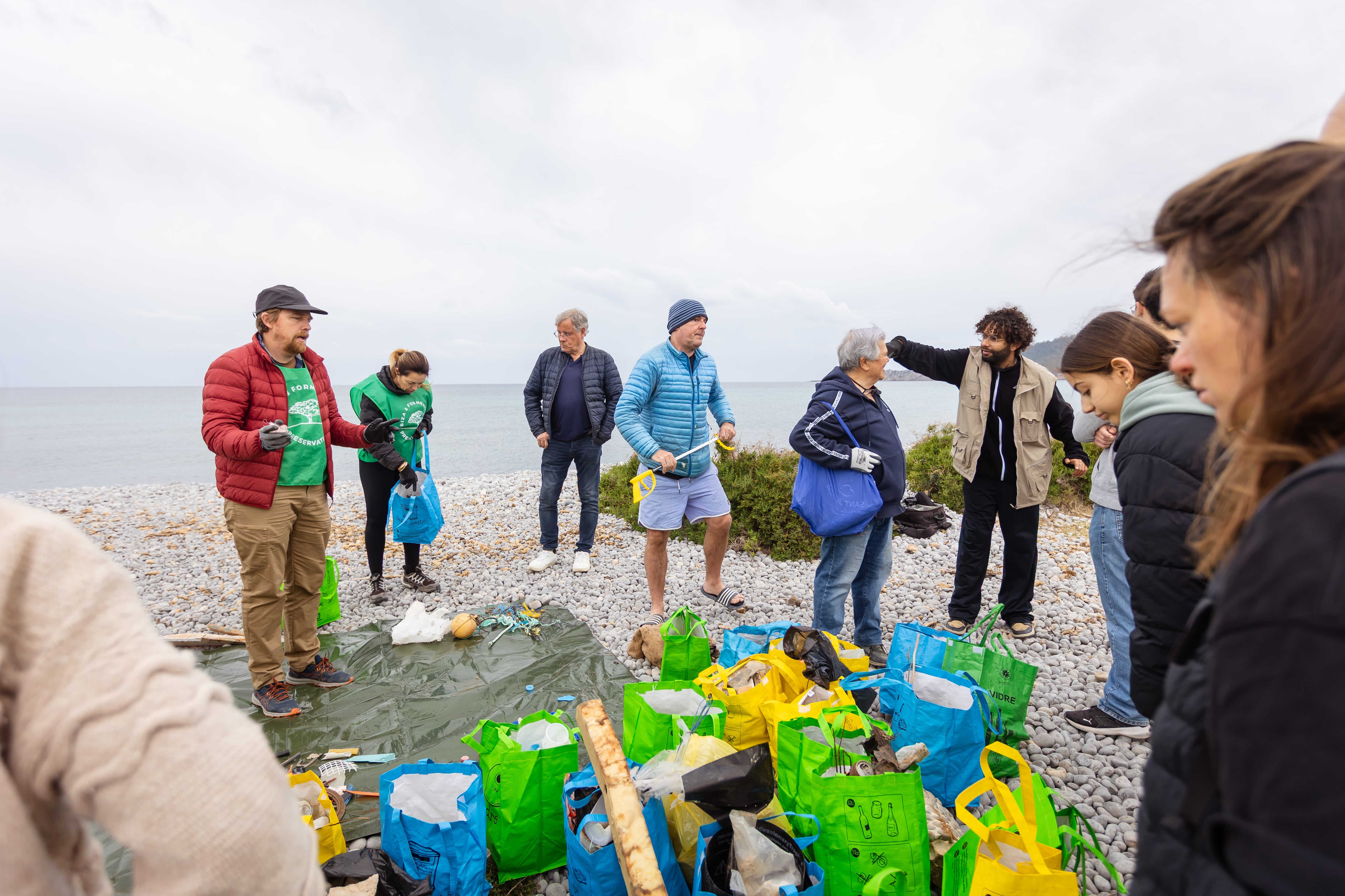 Un momento durante la jornada de limpieza