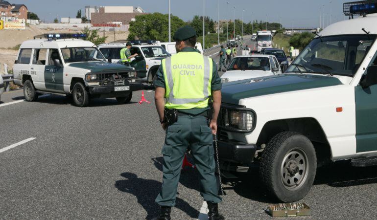 Foto de archivo de agentes de la Guardia Civil