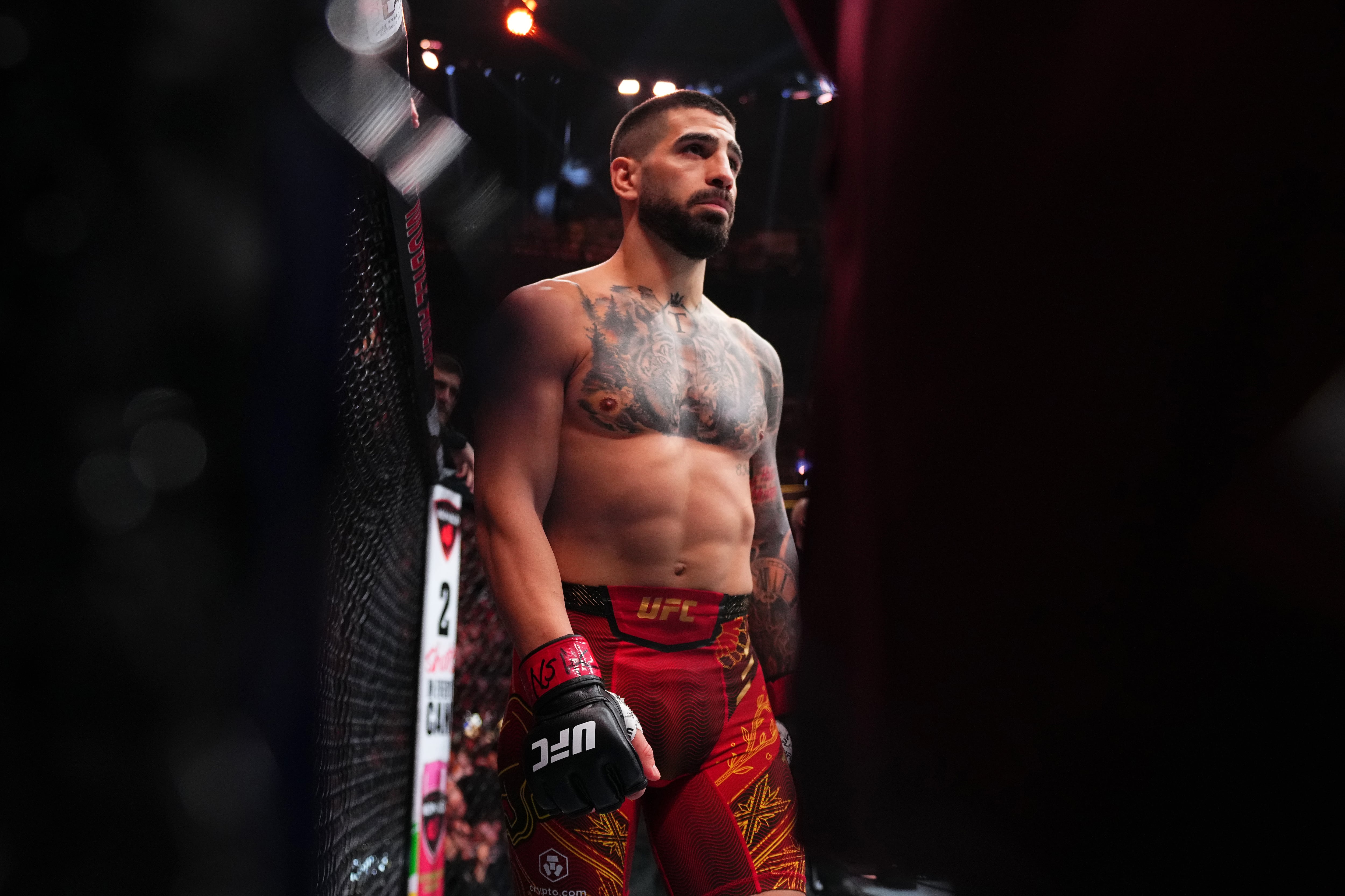 Ilia Topuria durante UFC 317 